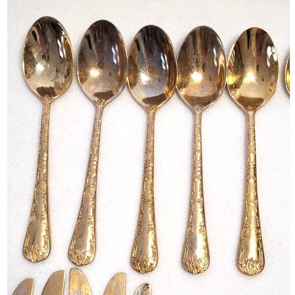 Vtg Wm Rogers Golden Enchanted Rose Flatware Silverware Electroplated 22 Pieces - Picture 7 of 11